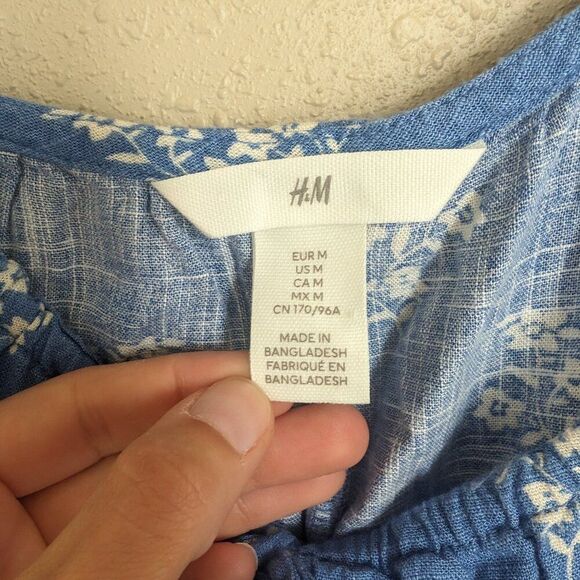 H&M Short Blue Floral Dress, Size Medium - Picture 3 of 4